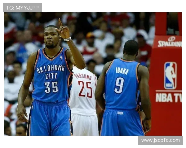 勇士与雷霆第六场激战回顾精彩瞬间与关键时刻分析